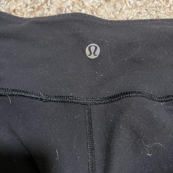 Lululemon Athletica Size 10 Black Wide Leg Crop Leggings with Hidden Pocket - Picture 2 of 8